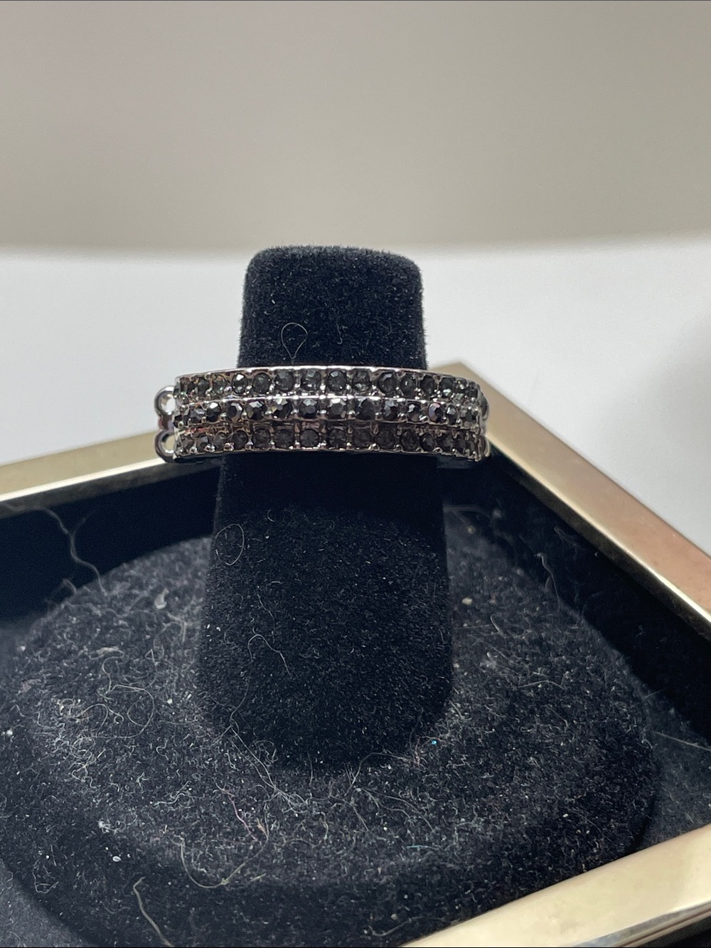 Gray/Silver Rhinestones Pavé Triple -Row Ring